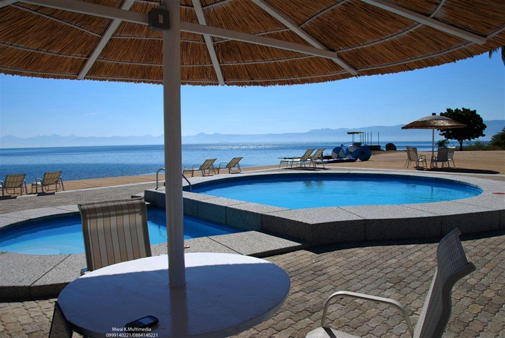Skinny Hippos Lodge Mangochi エクステリア 写真